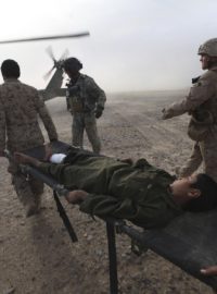 Raněný civilista v Afghánistánu