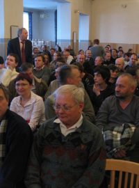 Obyvatelé Milovic odmítají stavbu obří sluneční elektrárny