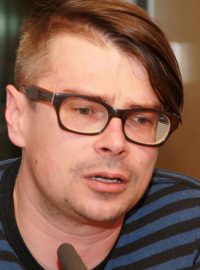 Spisovatel Jaroslav Rudiš hledá náměty ke svým knihám ve svém okolí