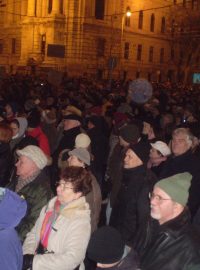 Účastníci čtvrteční demonstrace proti mediálnímu zákonu v Budapešti