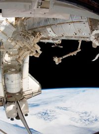 Astronauti z Discovery podruhé vystoupili do otevřeného kosmu