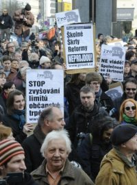 Demonstraci proti plánovaným reformám uspořádala iniciativa ProAlt za účasti dalších organizací.