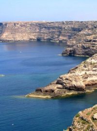 Severovýchodní útesy ostrova Lampedusa