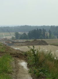 Rozestavěná část dálnice D3 od Tábora směrem k Veselí nad Lužnicí bude hotová až v polovině roku 2013