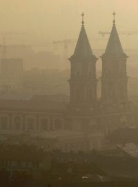 Pohled na smogem zahalenou Ostravu
