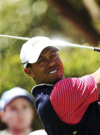 Tiger Woods přidal v Prezidentském poháru rozhodující bod, který zajistil Američanům vítězství