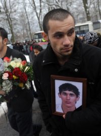 Pohřeb dvaadvacetiletého Roma, který v neděli 1. ledna v noci zemřel po střelbě v Tanvaldu
