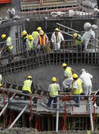 Dělníci pracující na rekonstrukci Panamského průplavu vstoupili do stávky.