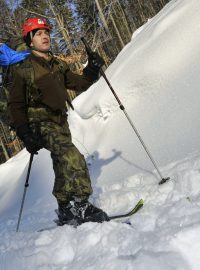 Účastník armádního závodu Winter Survival
