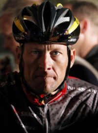 Legenda světové cyklistiky Lance Armstrong vzdal boj o své očištění - archivní snímek