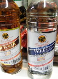 Alkohol z likérky Drak byl v obchodě v Ruské ulici v Děčíně pravý