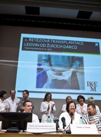 V nemocnici IKEM, proběhla první řetězová transplantace ledvin od žijících dárců v ČR