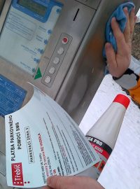 Placení parkovného pomocí SMS v Třebíči. Parkovací automat