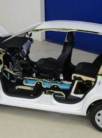 Projekt Peugeot Hybrid Air představený ve voze Citroën C3