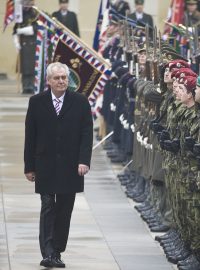 Vojenská přehlídka během inaugurace prezidenta Miloše Zemana v roce 2013