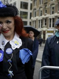 Příznivkyně politiky Margaret Thatcherové smutní nad jejím skonem