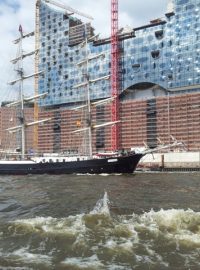 Oslavy založení hamburského přístavu: nová dominanta přístavu Labská filharmonie stále čeká na otevření