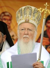 Konstantinopolský patriarcha Bartoloměj vedl v Mikulčicích na Hodonínsku bohoslužbu u příležitosti oslav 1150. výročí příchodu věrozvěstů Cyrila a Metoděje