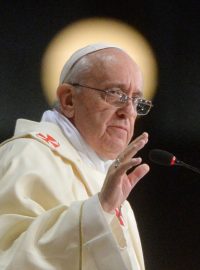 Papež František káže při mši v katedrále v Riu de Janeiru