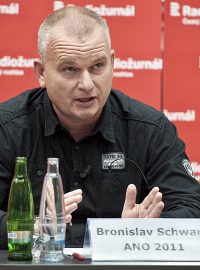 Speciál Martina Veselovského na téma bezpečnost, Bronislav Schwarz