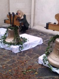 Krásné Březno. Kostel sv. Floriána dostal nové zvony