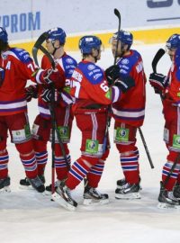 Utkání Kontinentální hokejové ligy Lev Praha - Novosibirsk hrané 19. ledna v Praze. Hráči Lva se radují z vítězství.