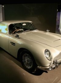 Výstava o Jamesi Bondovi v londýnském Filmovém muzeu: Aston Martin DB5 - Goldeneye (1995)