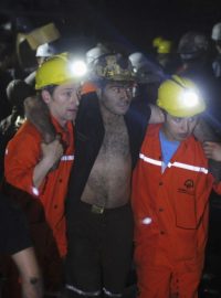 Z podzemí už se podařilo vyprostit desítky tureckých horníků