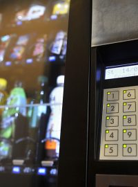Prodejní automat, automat na jídlo