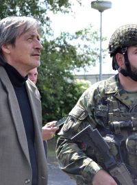 Ministr obrany Martin Stropnický navštívil 4. brigádu rychlého nasazení v Žatci