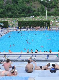 Plavecký stadion v Podolí v létě