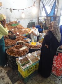 Muslimové před ramadánem paradoxně více nakupují, připravují se na večerní a noční hody