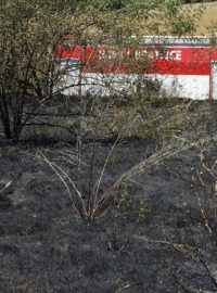 Podél železniční tratě Břeclav-Brno hořela na několika místech tráva