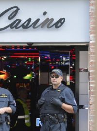 Pracovníci finanční správy zasahovali u provozovatelů loterií a v kasinech na dvou místech v České republice.