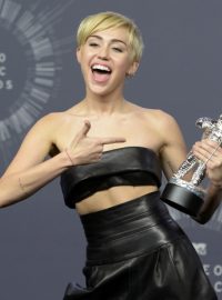 Americká zpěvačka Miley Cyrusová získala hlavní cenu hudební televize MTV za nejlepší video roku