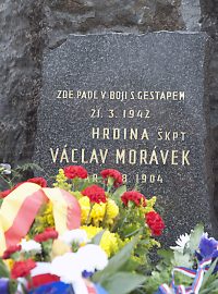 Slavnostní odhalení památníku štábního kapitána Václava Morávka