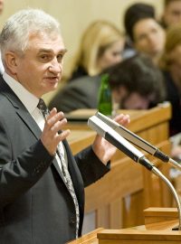 Ustavující schůze Senátu, volba předsedy Senátu, Milan Štěch