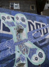 Svoboda. Jeden z motivů velké mozaiky českých streetartových umělců X-Doga a Plebeho