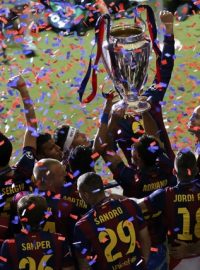 Hráči Barcelony slaví vítězství