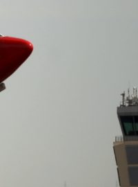 Ve Španělsku stávkují letečtí dispečeři, na snímku kontrolní věž v Málaze