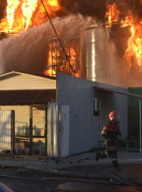 Nedaleko ukrajinské metropole Kyjeva explodovaly zásobníky ropy