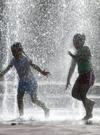 děti, fontána, léto, horko, vedlo, voda