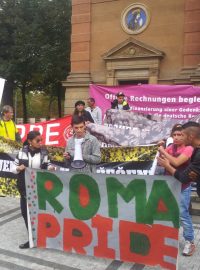 Průvod Roma Pride v Praze