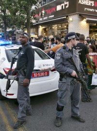 Izraelská policie na místě útoku ve městě Rišon LeCijón