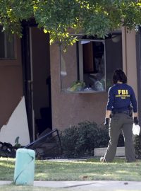 FBI prohledává dům spojený se středeční střelbou v kalifornském San Bernardinu