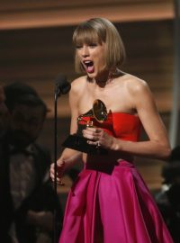 Americká zpěvačka Taylor Swift s cenou Grammy