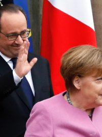 Francois Hollande a Angela Merkelová jednali v Elysejském paláci