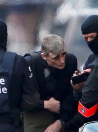 Belgická policie prohledává po bruselských útocích čtvrť Schaerbeek