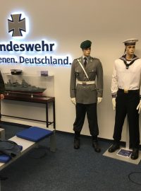 Jürgen Klau v showroomu německá armády