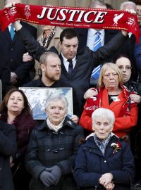 Příbuzní obětí tragédie na Hillsborough čekali na závěry vyšetřování 27 let